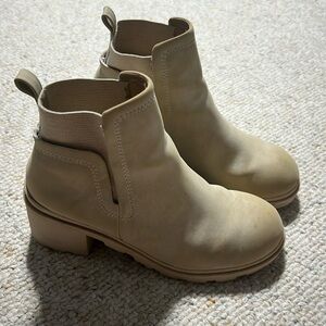 Girls Boots